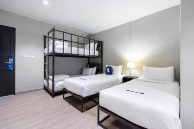 Chambre Bunk Twin — Kokotel Phuket Patong